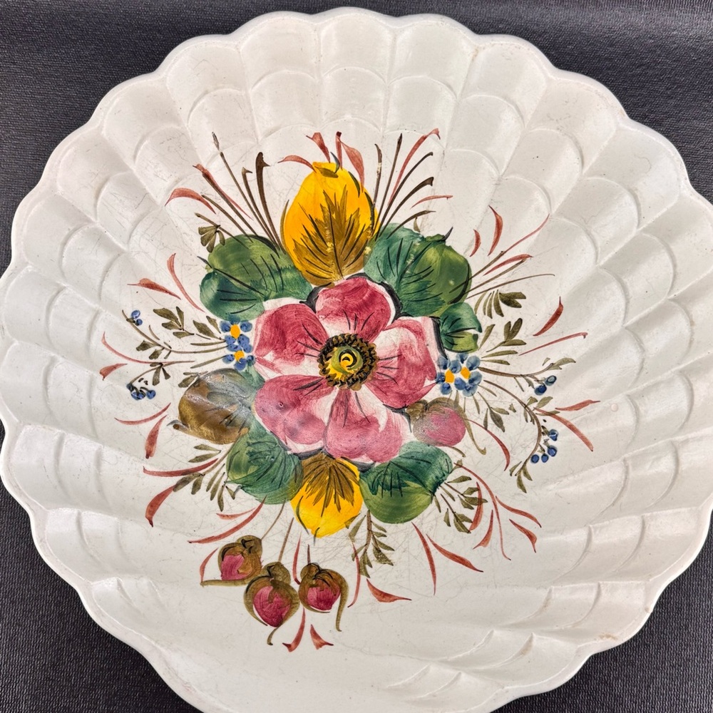 Vintage Italian Pottery Large Scalloped Edge Bowl Hand Painted Florals Italy - Picture 2 of 9